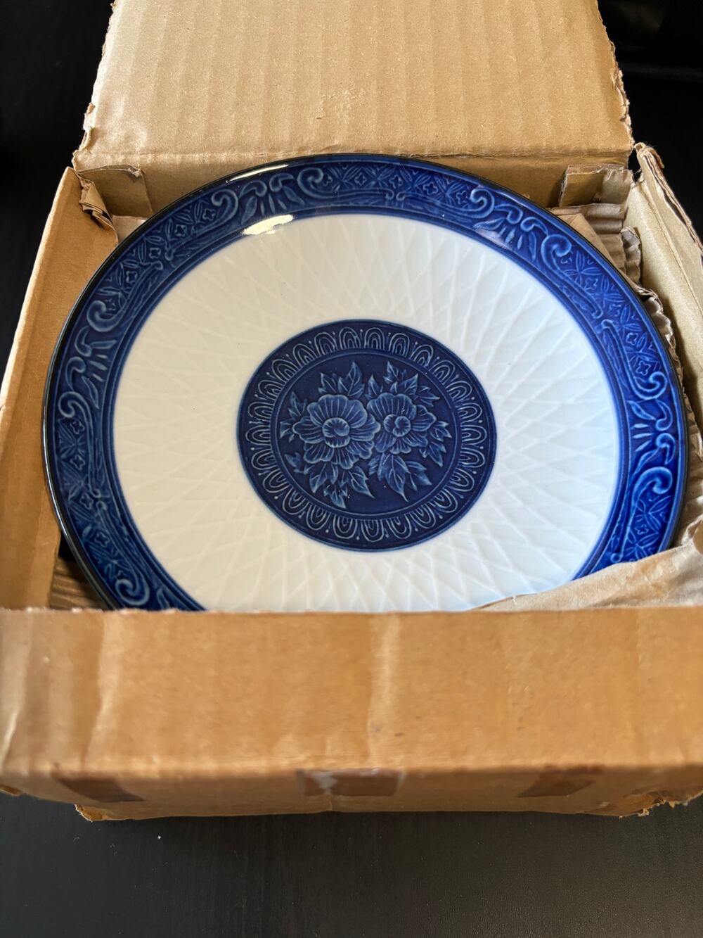 Set Of 6 Vintage Arita Mansen Signed Embossed Cobalt Blue Plates Camelias 7.25"